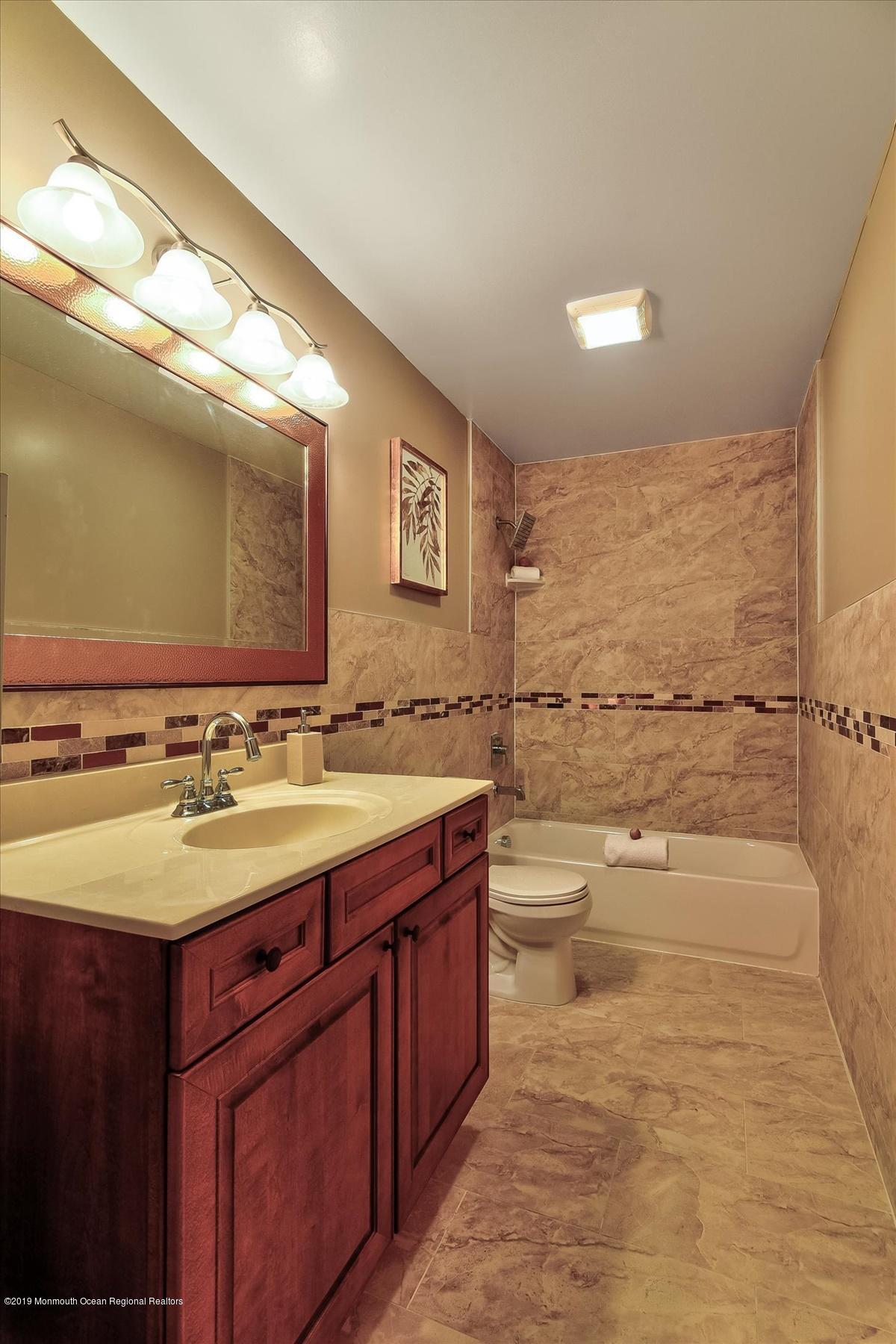 14 West Hill Road Colonia, NJ 07067 - Photo 20 of 26 20-Bathroom