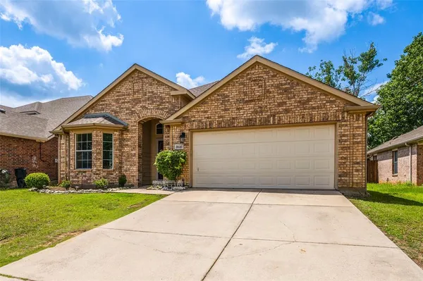 $275,000 | 8616 Chisholm Trail, Cross Roads, TX 76227