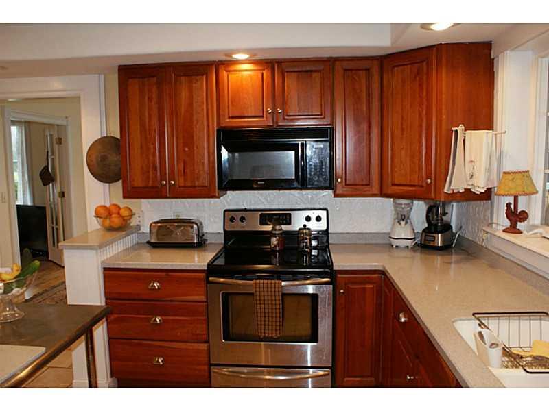 363 Sawyer Road Hampden, ME 04444 - Photo 9 of 35 Kitchen.
