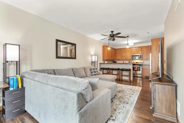 $257,000 | 812 Timber Ridge Court, Unit 10, Waukesha, WI 53189