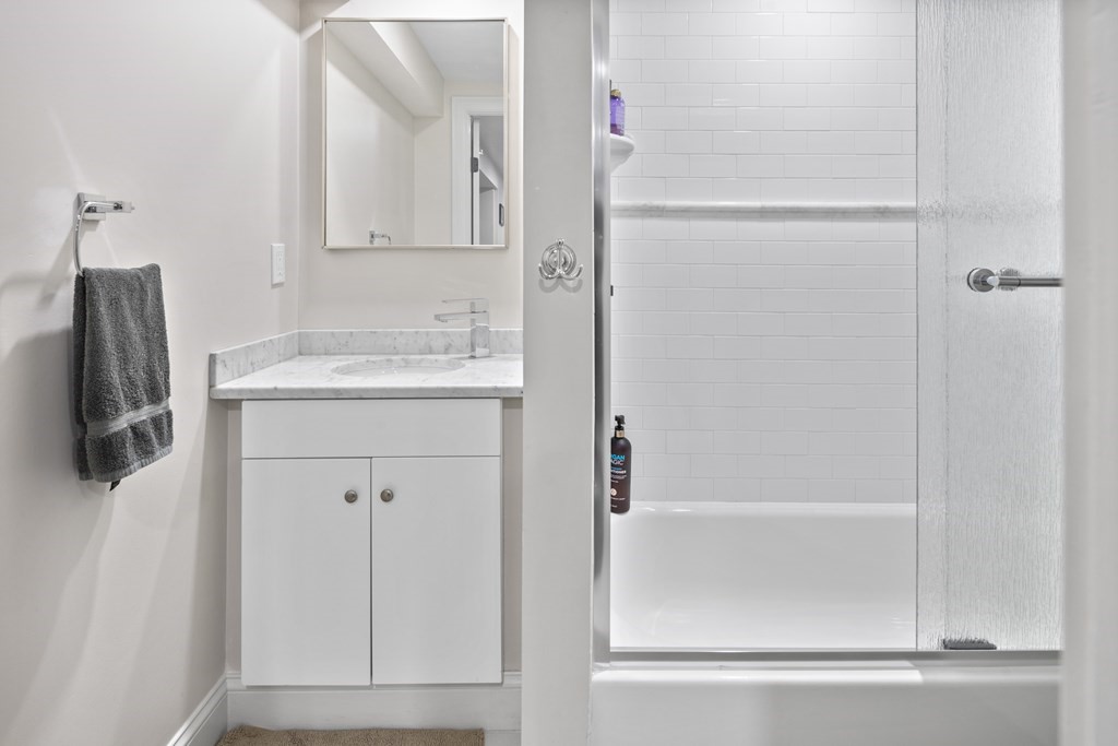 19 Warren Avenue Saugus, MA 01906 - Photo 31 of 38