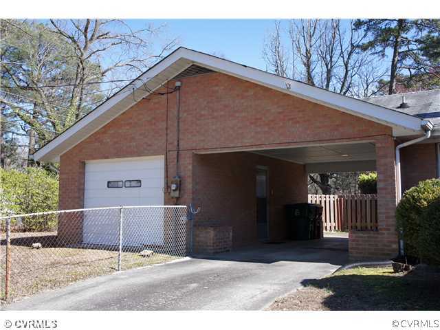 2005 Fort Rice Street Petersburg, VA 23805 - Photo 4 of 18 Parking Lot/Garage