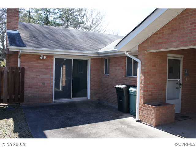 2005 Fort Rice Street Petersburg, VA 23805 - Photo 5 of 18 Patio/Deck