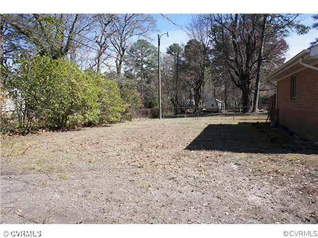 2005 Fort Rice Street Petersburg, VA 23805 - Photo 6 of 18 Yard/Garden