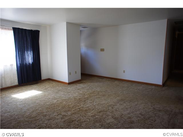 2005 Fort Rice Street Petersburg, VA 23805 - Photo 8 of 18 Den/Family/Great Room - Partial View#2 of Family R