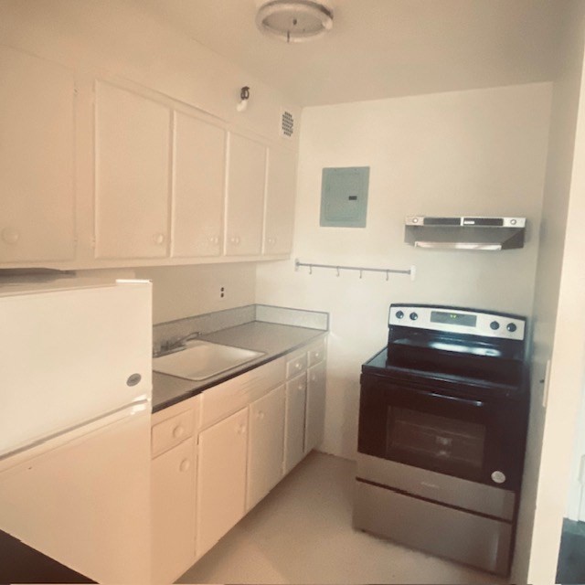 145 Pinckney Street, Unit 715 Boston, MA 02114 - Photo 2 of 17