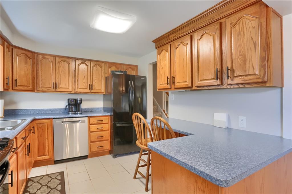245 Wyngate Road Coraopolis, PA 15108 - Photo 19 of 38