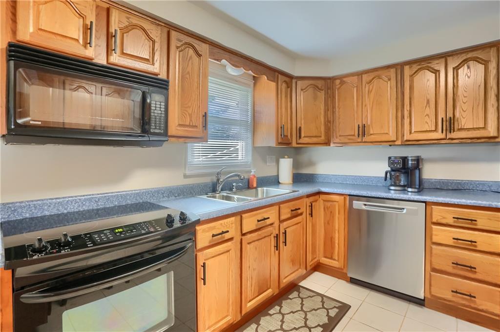 245 Wyngate Road Coraopolis, PA 15108 - Photo 20 of 38