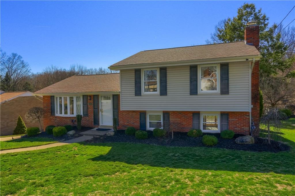 245 Wyngate Road Coraopolis, PA 15108 - Photo 2 of 38