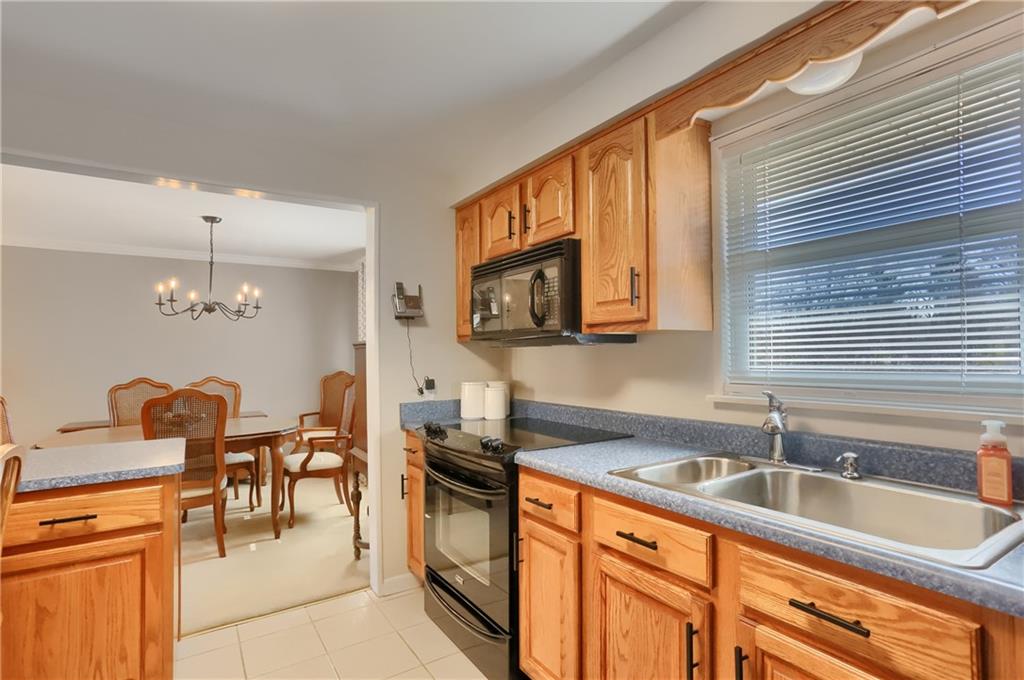 245 Wyngate Road Coraopolis, PA 15108 - Photo 21 of 38