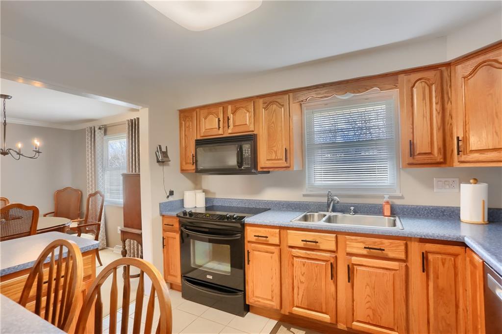 245 Wyngate Road Coraopolis, PA 15108 - Photo 23 of 38