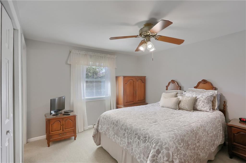 245 Wyngate Road Coraopolis, PA 15108 - Photo 24 of 38