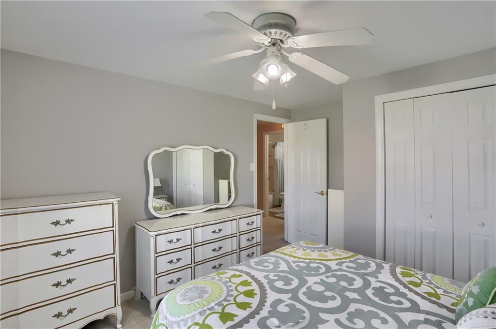 245 Wyngate Road Coraopolis, PA 15108 - Photo 29 of 38