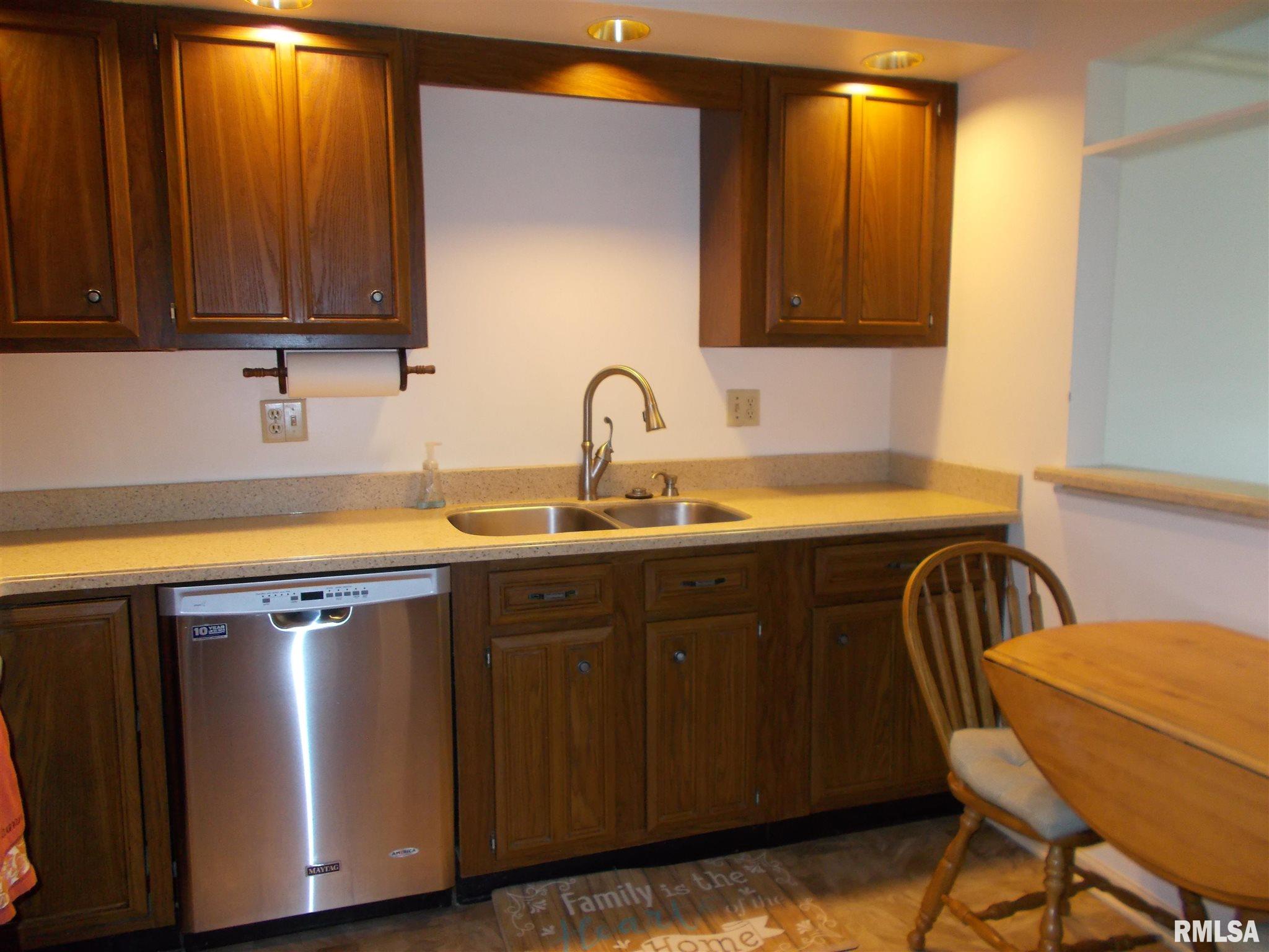 1360 Kimberly Ridge Road, Unit 312 Bettendorf, IA 52722 - Photo 9 of 27 Gallery Image 9