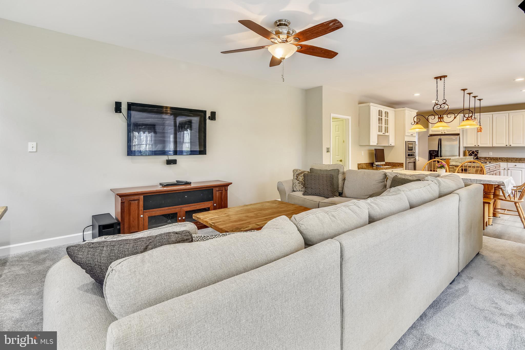 7173 Baldwin Ridge Road Warrenton, VA 20187 - Photo 21 of 113 Open family room brings families together!