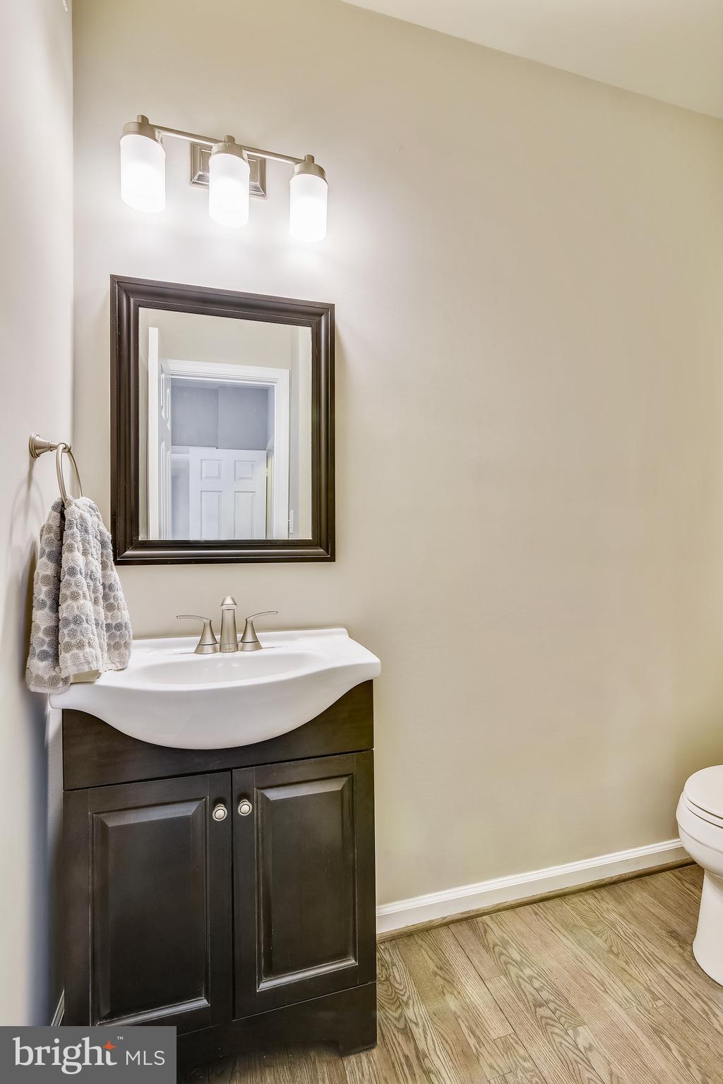 7173 Baldwin Ridge Road Warrenton, VA 20187 - Photo 9 of 113 Half bath on main level