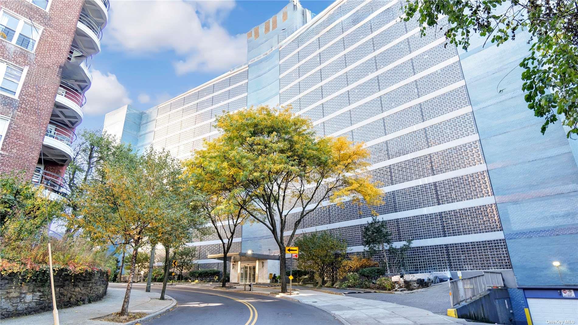 2400 Johnson Avenue, Unit 1B Bronx, NY 10463 - Photo 23 of 29 a view of a building