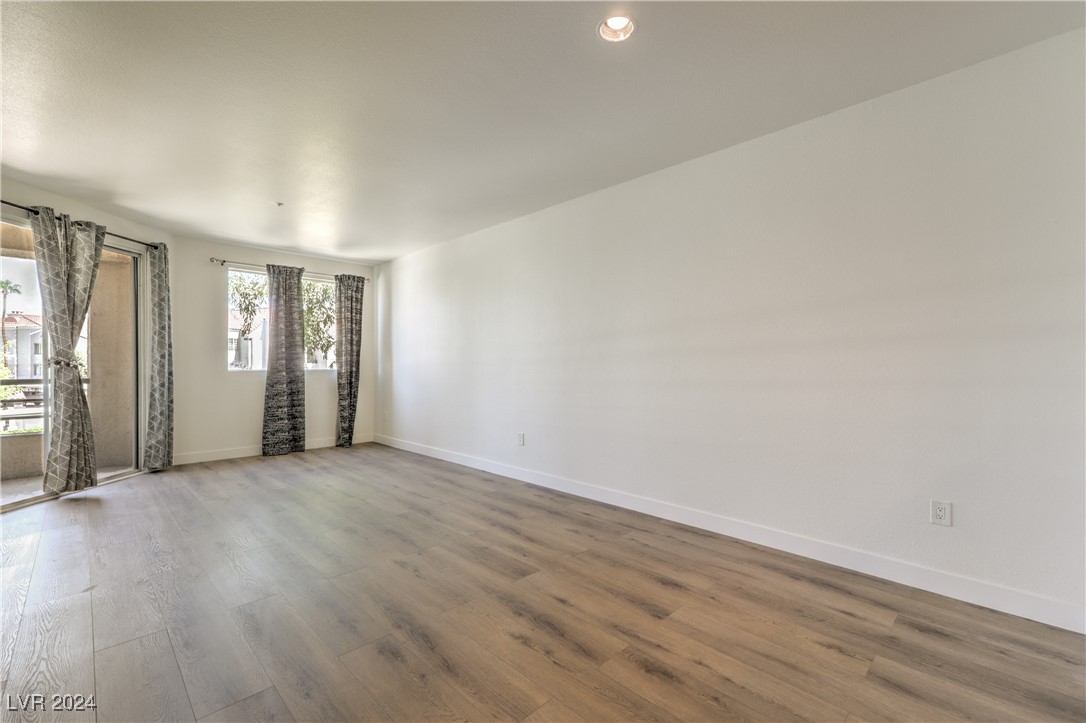 210 East Flamingo Road, Unit 124 Las Vegas, NV 89169 - Photo 4 of 35 Gallery Image 4