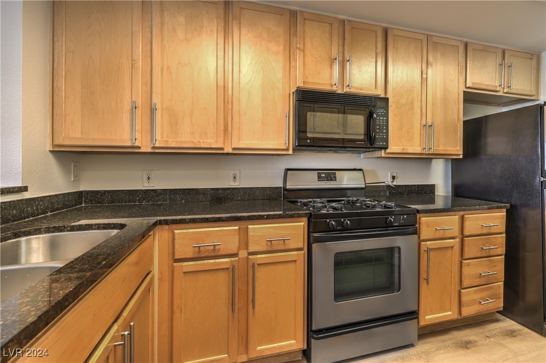 210 East Flamingo Road, Unit 124 Las Vegas, NV 89169 - Photo 9 of 35 Gallery Image 9