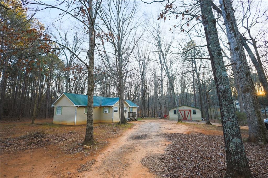 27 Hawks Trail Newborn, GA 30056 - Photo 3 of 29 a view of backyard with small space