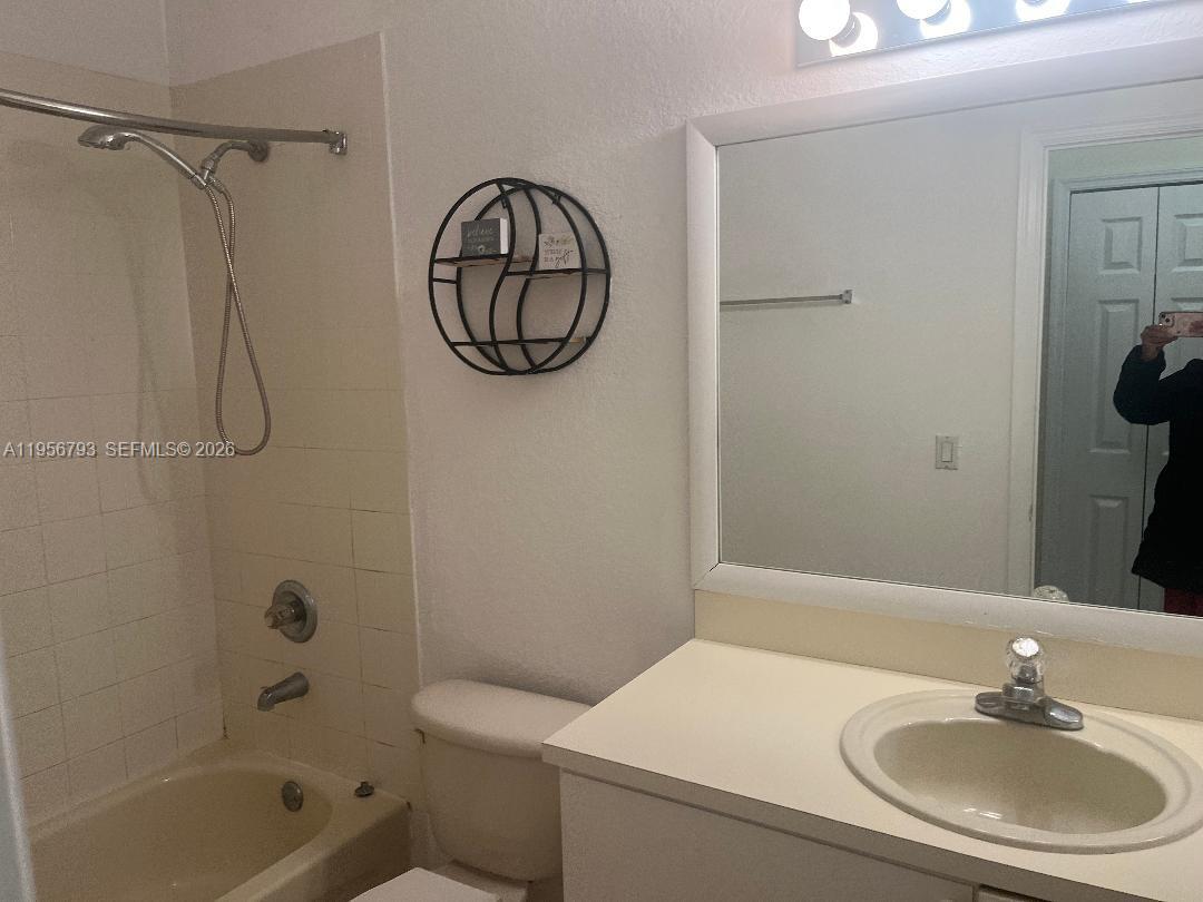 11723 Southwest 137th Path, Unit 11723 Miami, FL 33186 - Photo 5 of 29