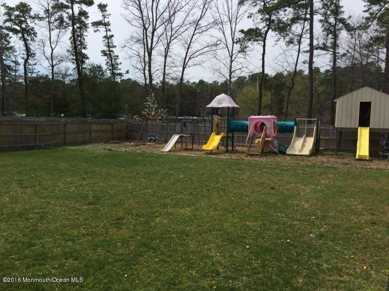 249 Leeward Road Manahawkin, NJ 08050 - Photo 12 of 17 IMG_4110 (800x600)