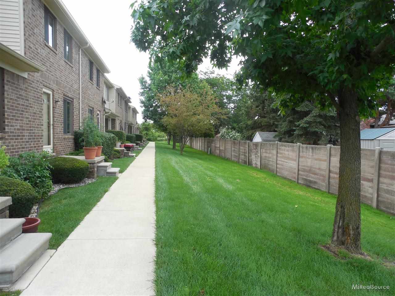 48594 Sugarbush Road, Unit 67 New Baltimore, MI 48047 - Photo 6 of 8