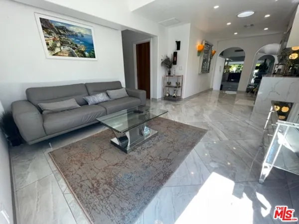 $1,950,000 | 425 Sunridge Street, Playa del Rey, CA 90293