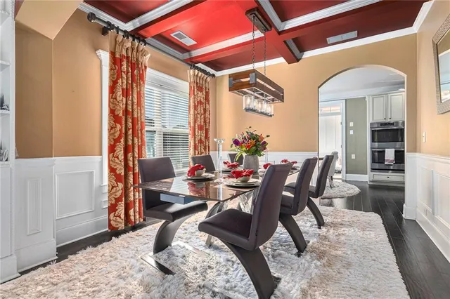 a view of a livingroom with furniture and window