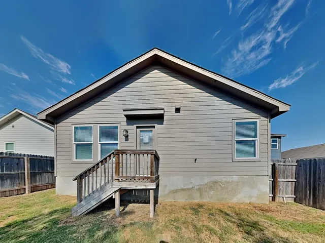 $1,745 | 144 Hollywood Drive, New Braunfels, TX 78130