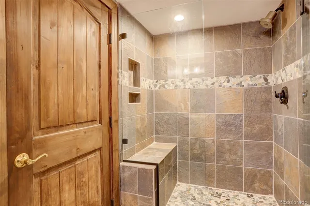 a view of a yard with an trees