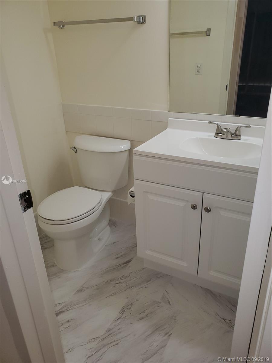 4022 Exeter, Unit 4022 Boca Raton, FL 33434 - Photo 3 of 17
