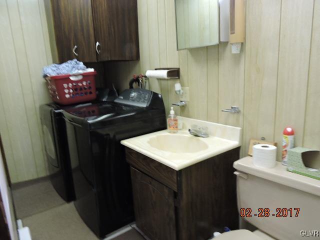 342 Brier Crest Road Blakeslee, PA 18610 - Photo 12 of 15 2nd Bathroom