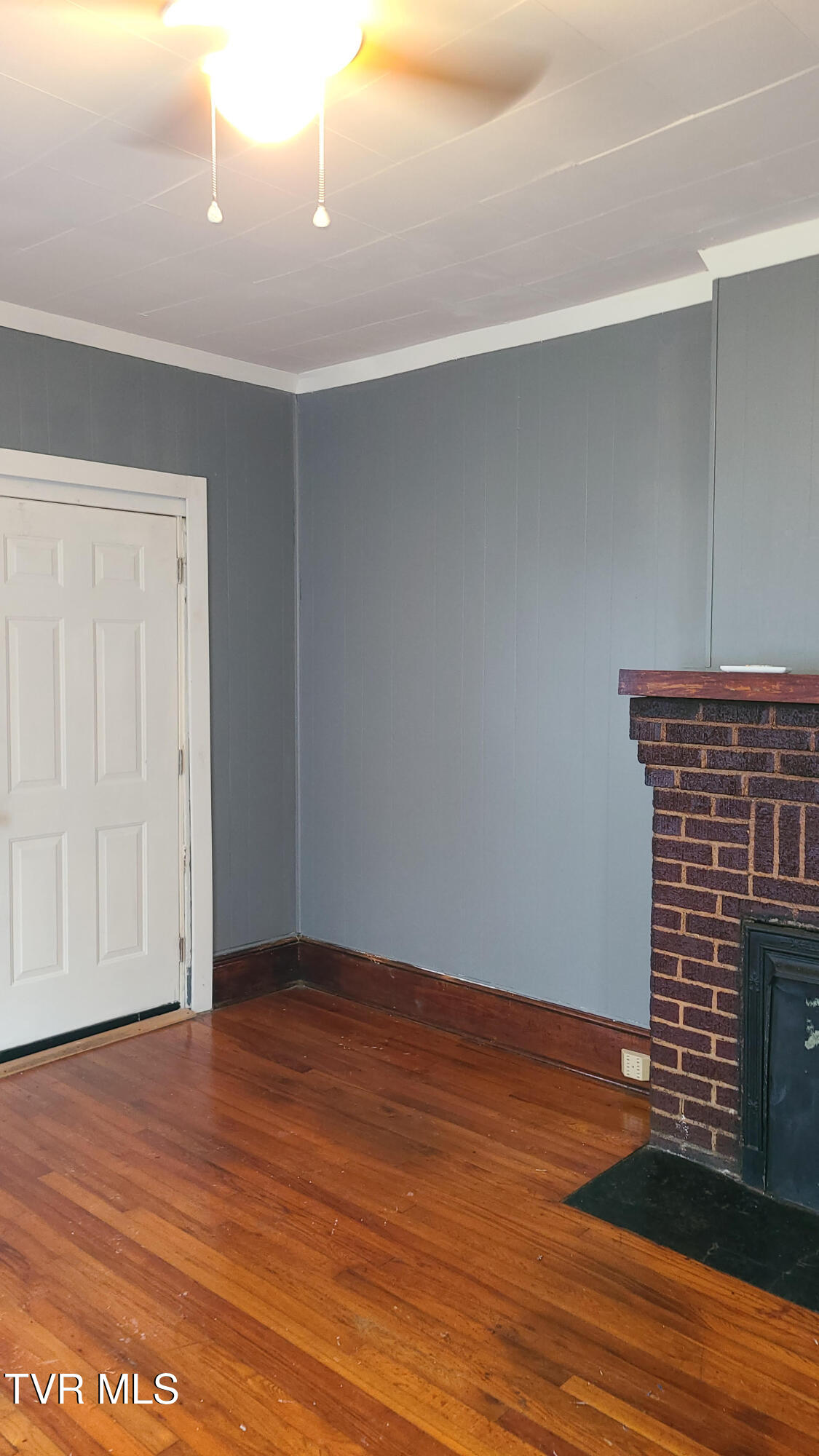 203 Delaware Street, Unit B Johnson City, TN 37604 - Photo 1 of 4 203B