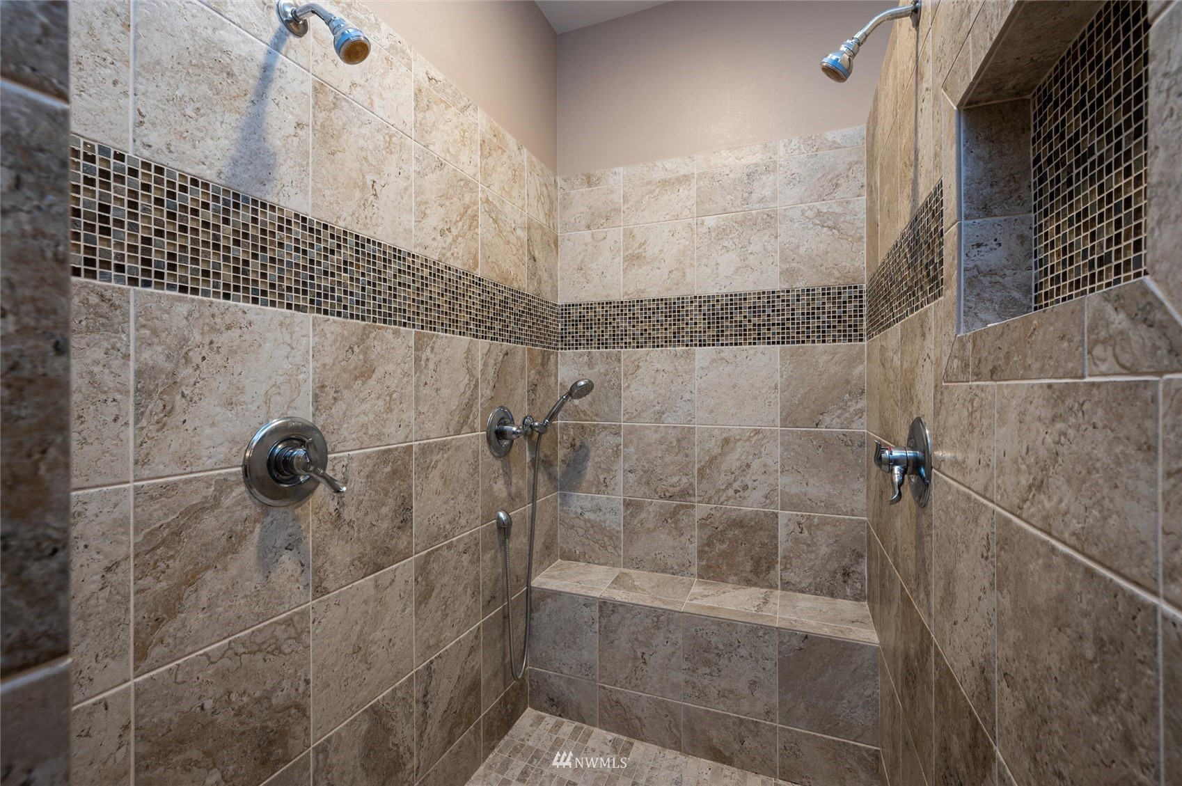 1060 Carpenter Road Bellingham, WA 98226 - Photo 16 of 37 a bathroom with a shower