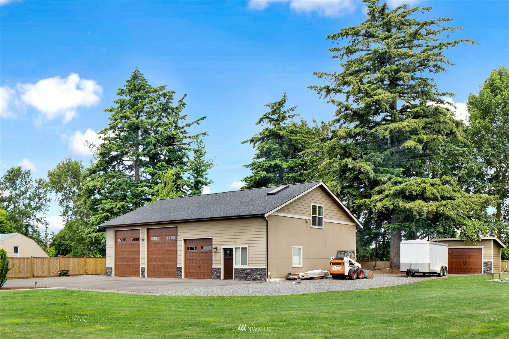 1060 Carpenter Road Bellingham, WA 98226 - Photo 29 of 37 a house view with a garden space