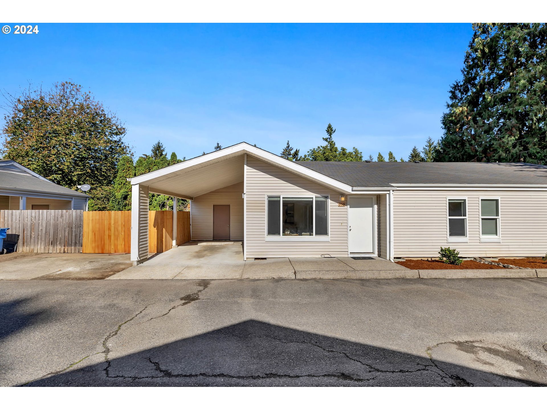 910-912 Pioneer Street Ridgefield, WA 98642 - Photo 4 of 48 Gallery Image 4