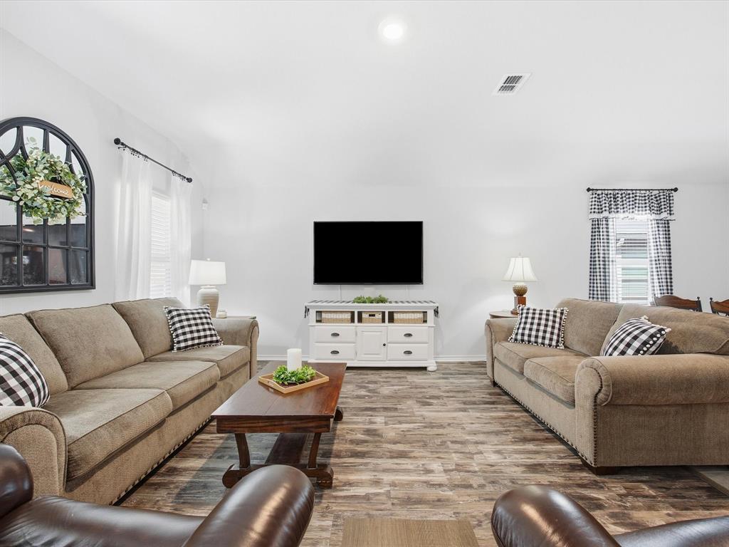521 Bronze Circle East Springtown, TX 76082 - Photo 10 of 22 Cozy spot to gather