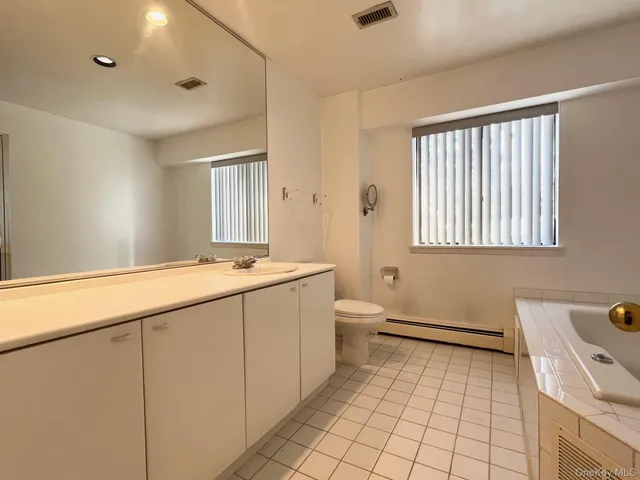 $655,000 | 24 Ray Place, Unit 14, Scarsdale, NY 10583