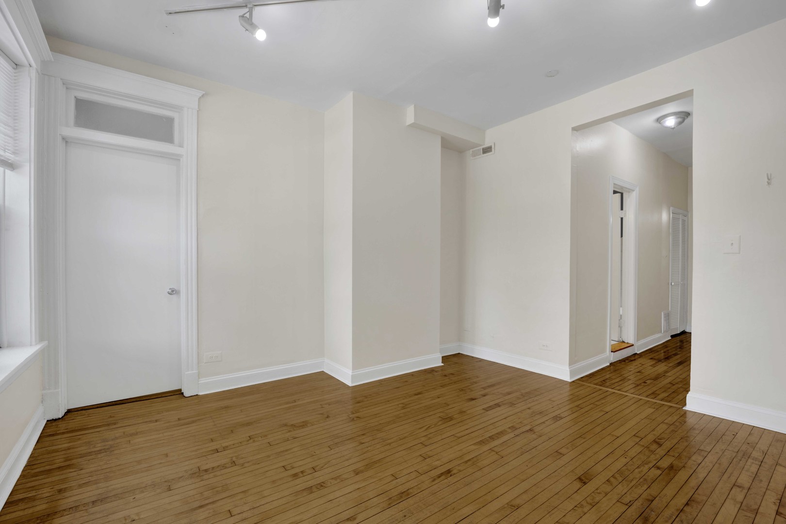 616 South Loomis Street, Unit 2 Chicago, IL 60607 - Photo 3 of 16