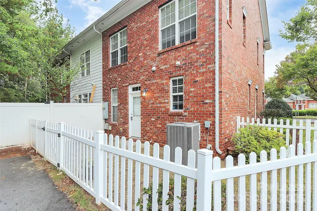 $1,895 | 9845 Longstone Lane, Charlotte, NC 28277