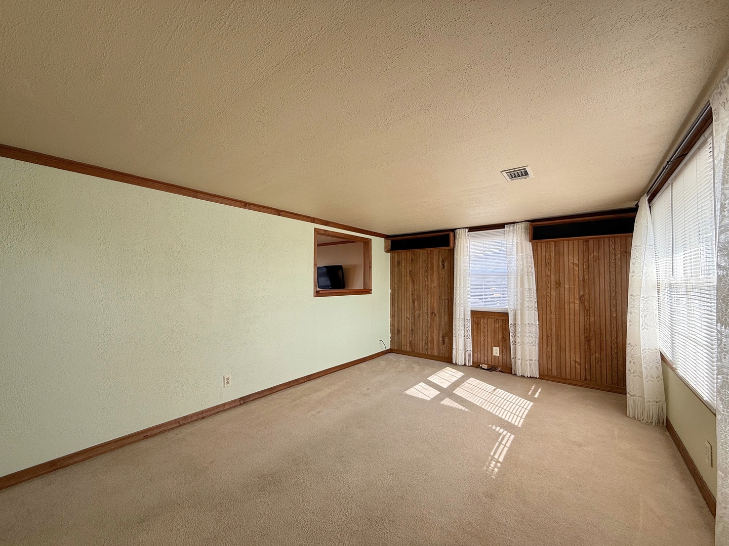 2406 11th Street Silvis, IL 61282 - Photo 8 of 37