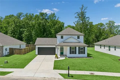 $375,000 | 808 Dandelion Drive, Westwego, LA 70094