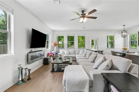 $375,000 | 808 Dandelion Drive, Westwego, LA 70094