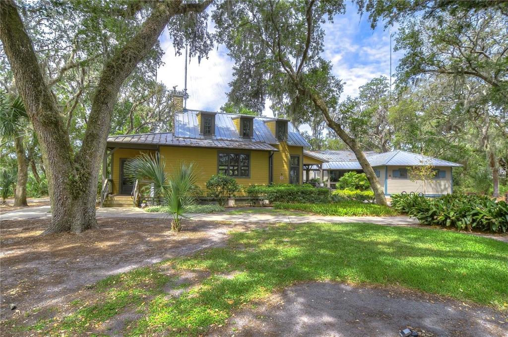 5703 Colony Glen Road Lithia, FL 33547 - Photo 42 of 53 a front view of a house with a yard