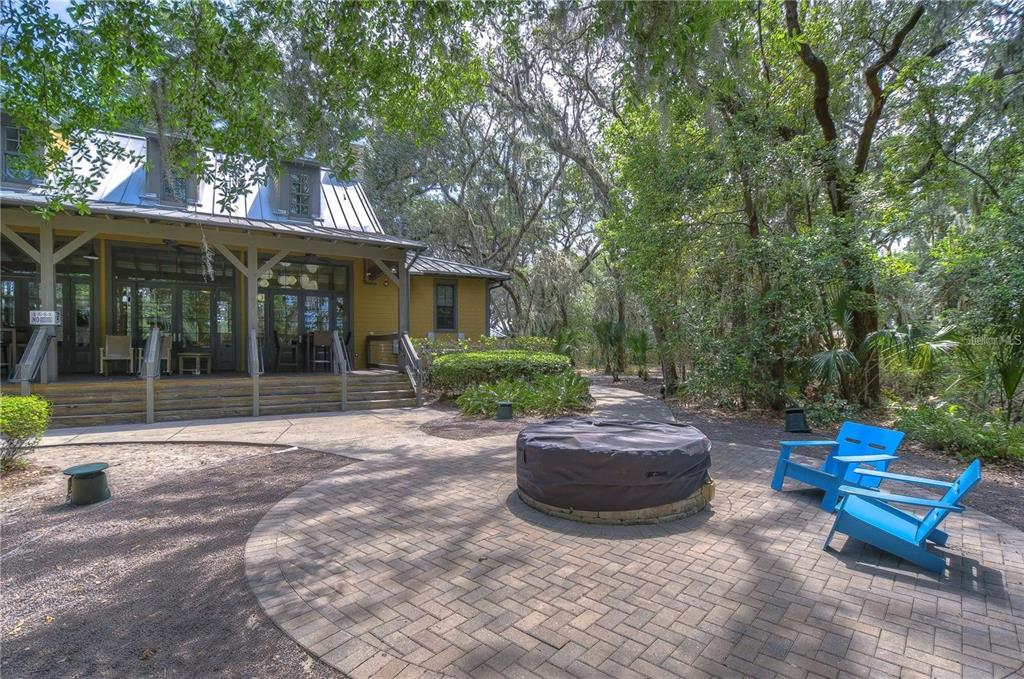 5703 Colony Glen Road Lithia, FL 33547 - Photo 51 of 53 a view of a house with backyard and sitting area