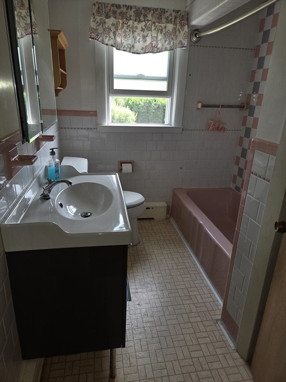 18 Grant Street Acushnet, MA 02743 - Photo 18 of 29