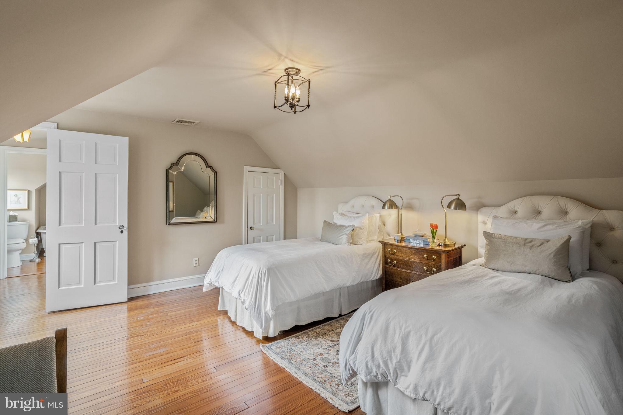 7901 Cobden Road Glenside, PA 19038 - Photo 28 of 43
