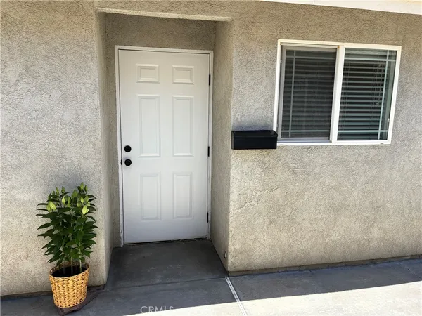 $1,300 | 2484 West Calle Vista Drive, Rialto, CA 92377