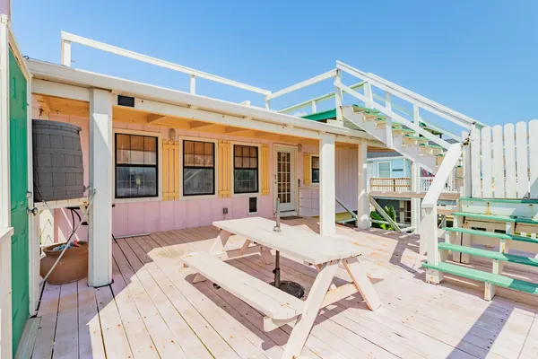 $368,000 | 922 Seashell Drive, Surfside Beach, TX 77541